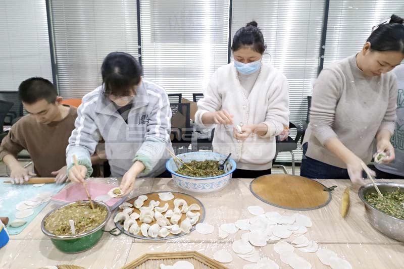 包饺子中